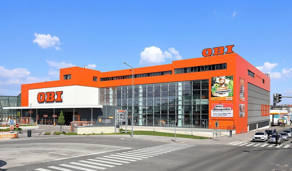 В Москве вопреки санкциям вновь открылся магазин OBI. Новые владельцы пока не поменяли название, а старых товаров хватит на полгода