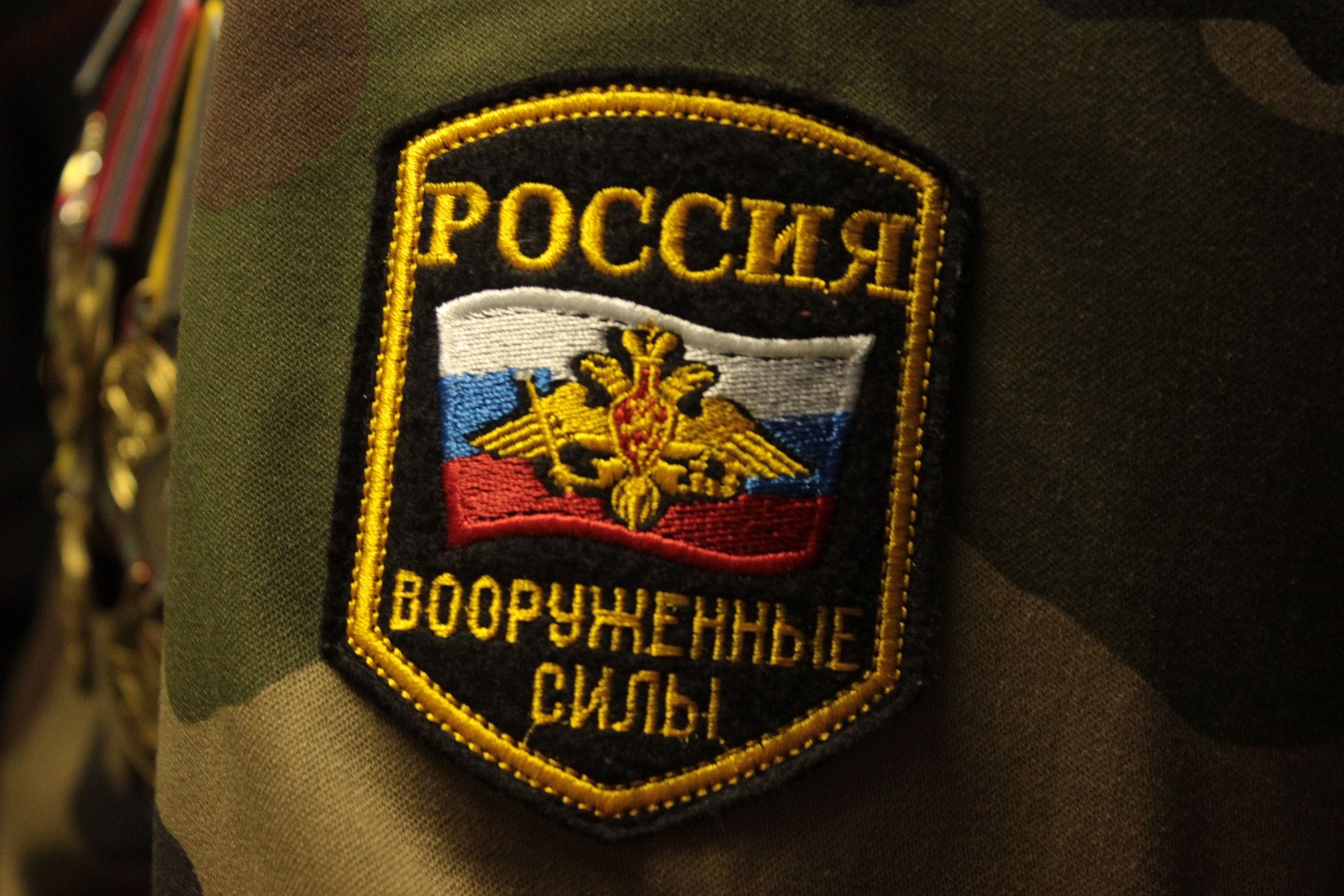 ВС РФ набирают тысячи людей через биржи труда. Больше всего военных ищут подразделения, несущие потери в Украине — «Важные истории»