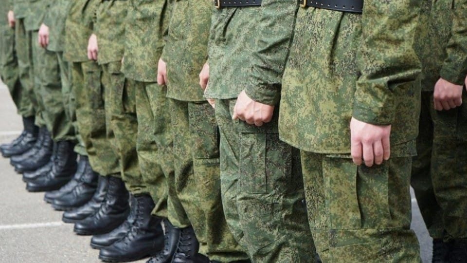 Трудовые договоры с мобилизованными россиянами будут приостановлены — кабмин