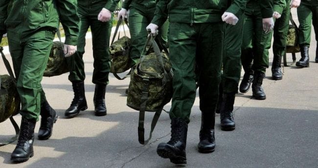 Повестки не утрачивают силу без указа Путина, несмотря на обещания губернаторов — Павел Чиков