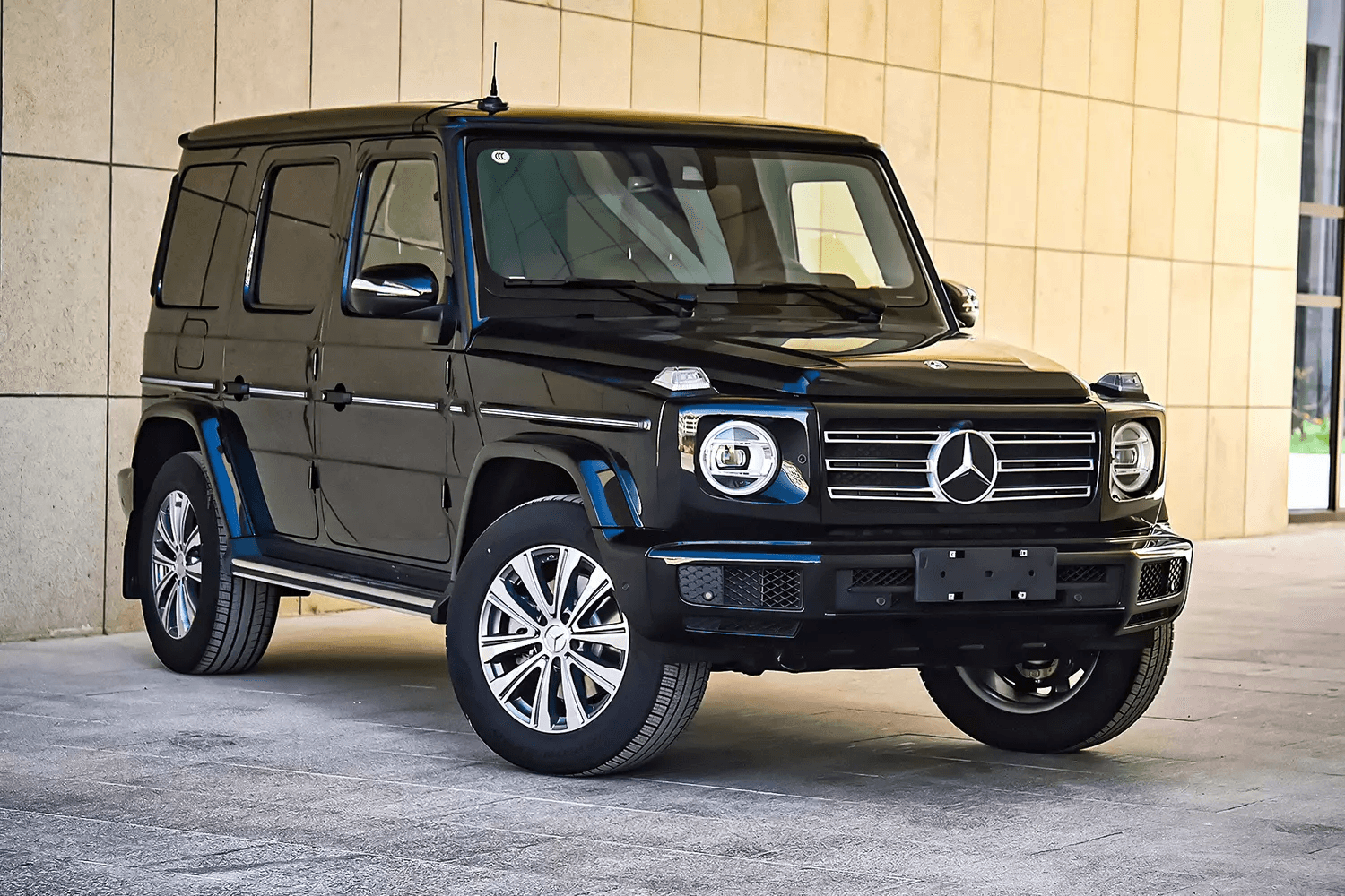 Mercedes-Benz ушел из России