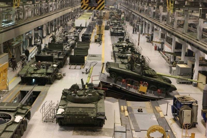 В проект бюджета России на 2025 год заложено значительное повышение военных расходов — Bloomberg
