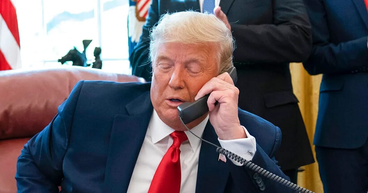 Трамп неожиданно позвонил журналисту Би-би-си и рассказал, что хотя Путин обманул его четыре раза, они продолжат общаться